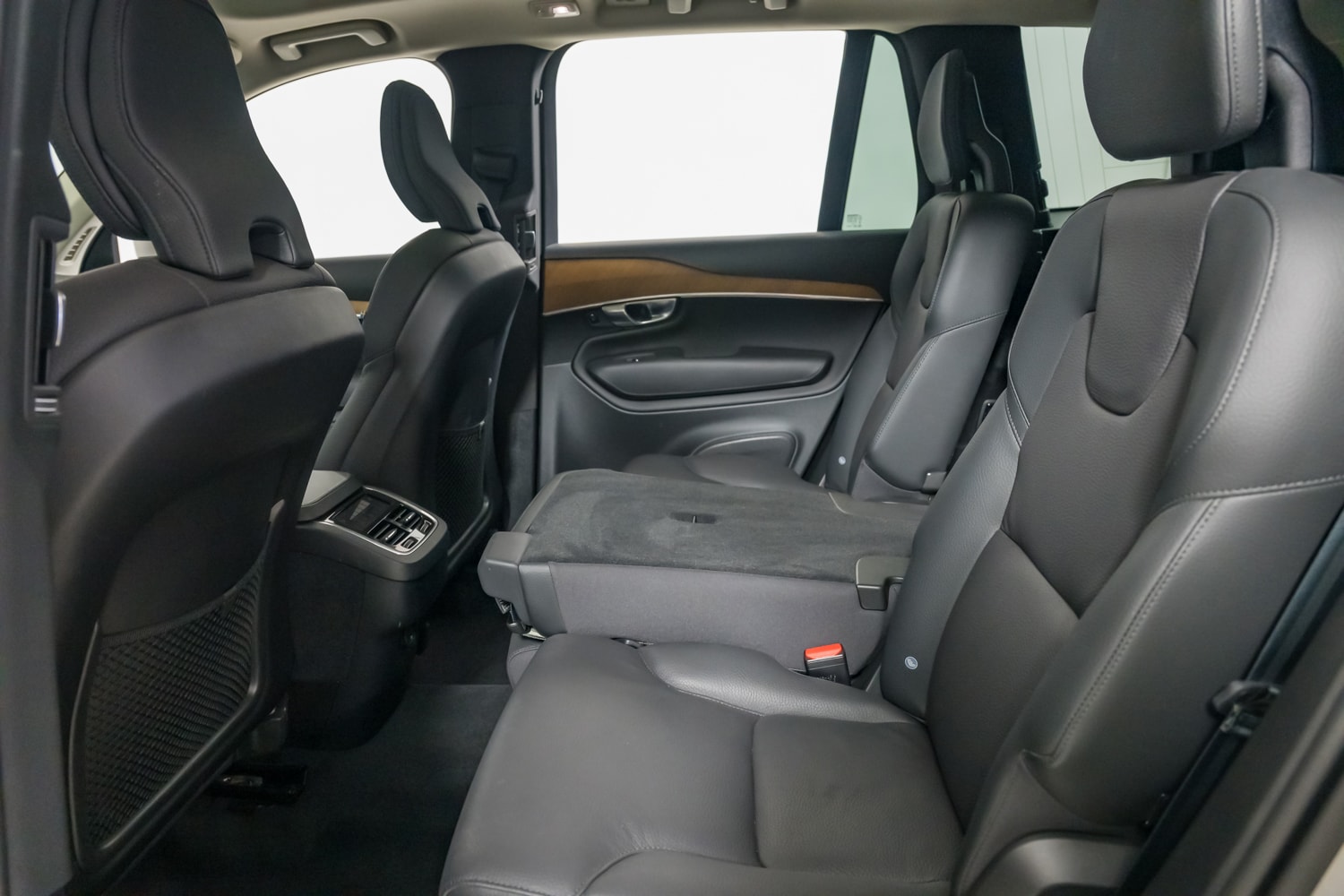2024 Volvo XC90 B5 Plus photo 22
