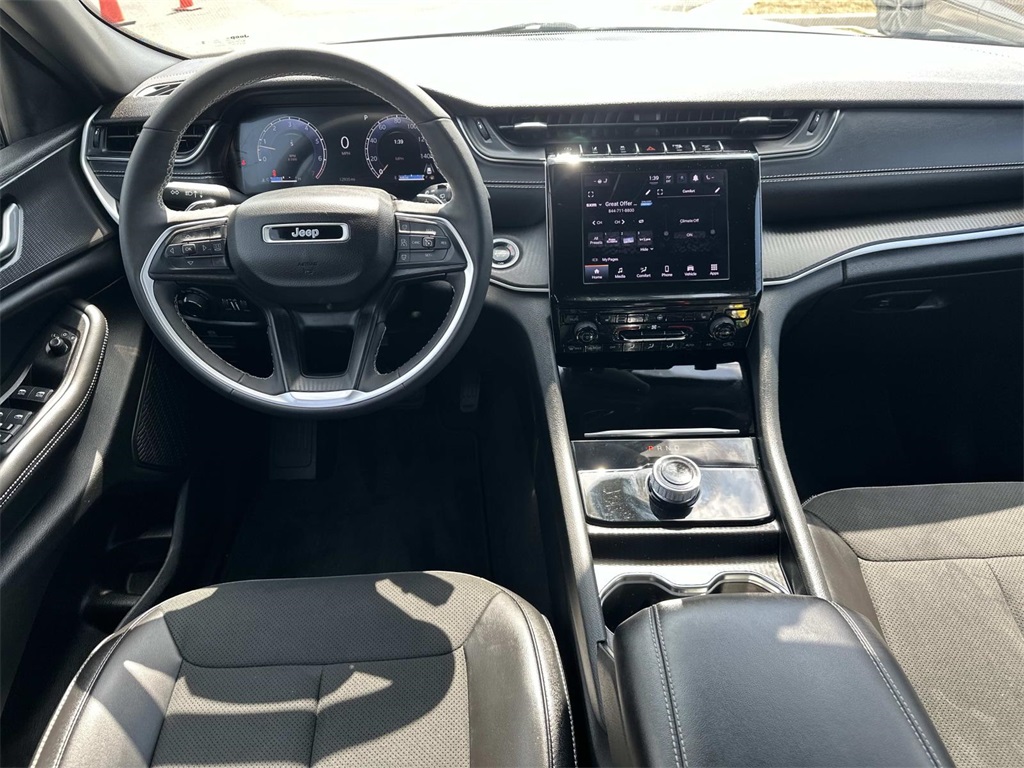 2024 Jeep Grand Cherokee Altitude photo 16