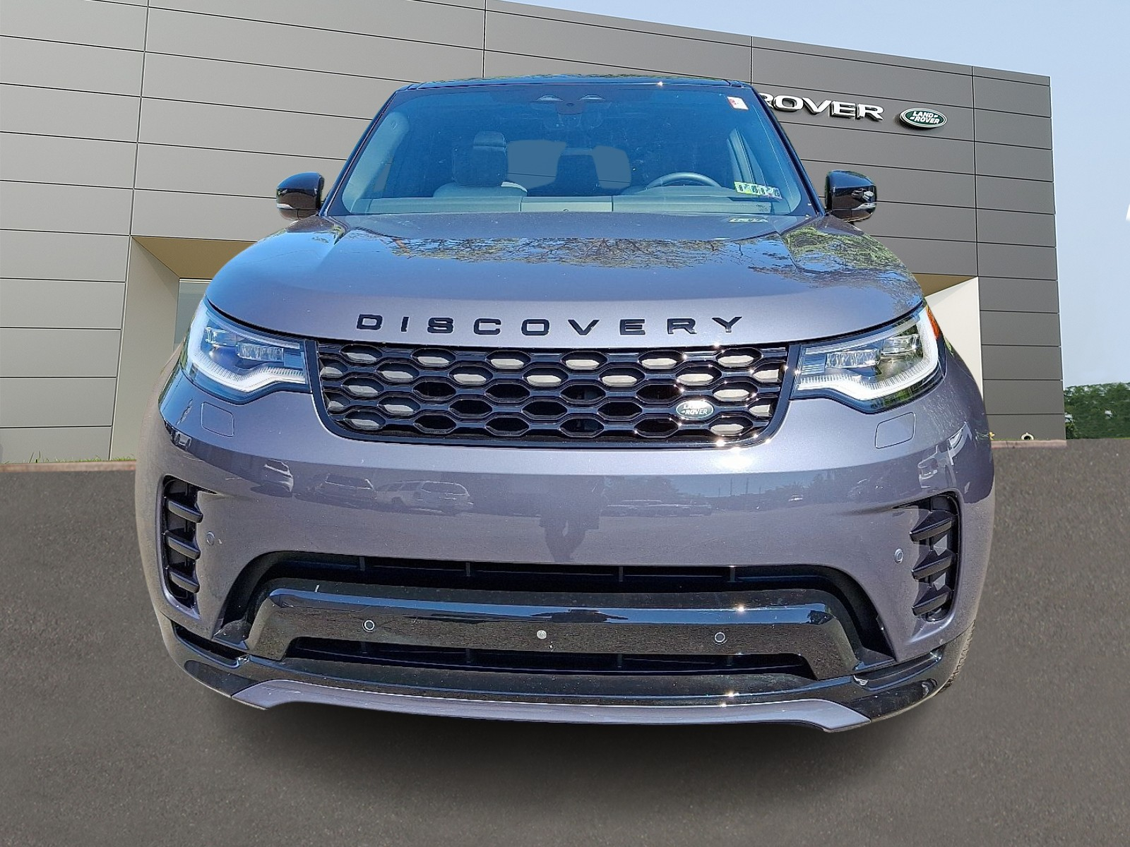 2024 Land Rover Discovery P300 Dynamic SE photo 5