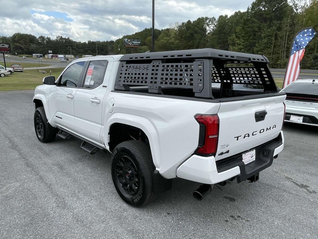 2025 Toyota Tacoma SR5 4x4 Double Cab photo 3
