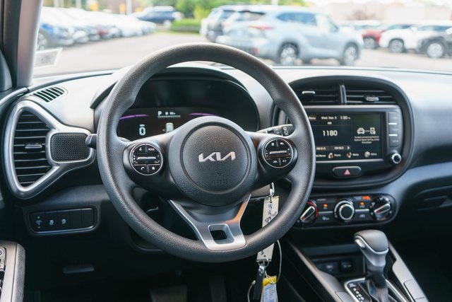 2023 Kia Soul LX photo 12