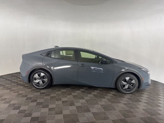 2024 Toyota Prius Limited photo 7