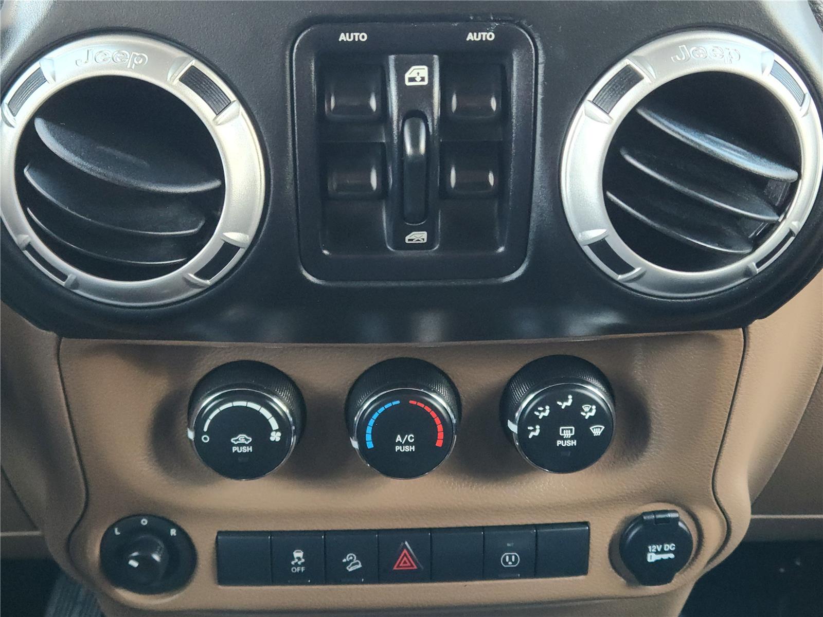 2015 Jeep Wrangler Sahara photo 20