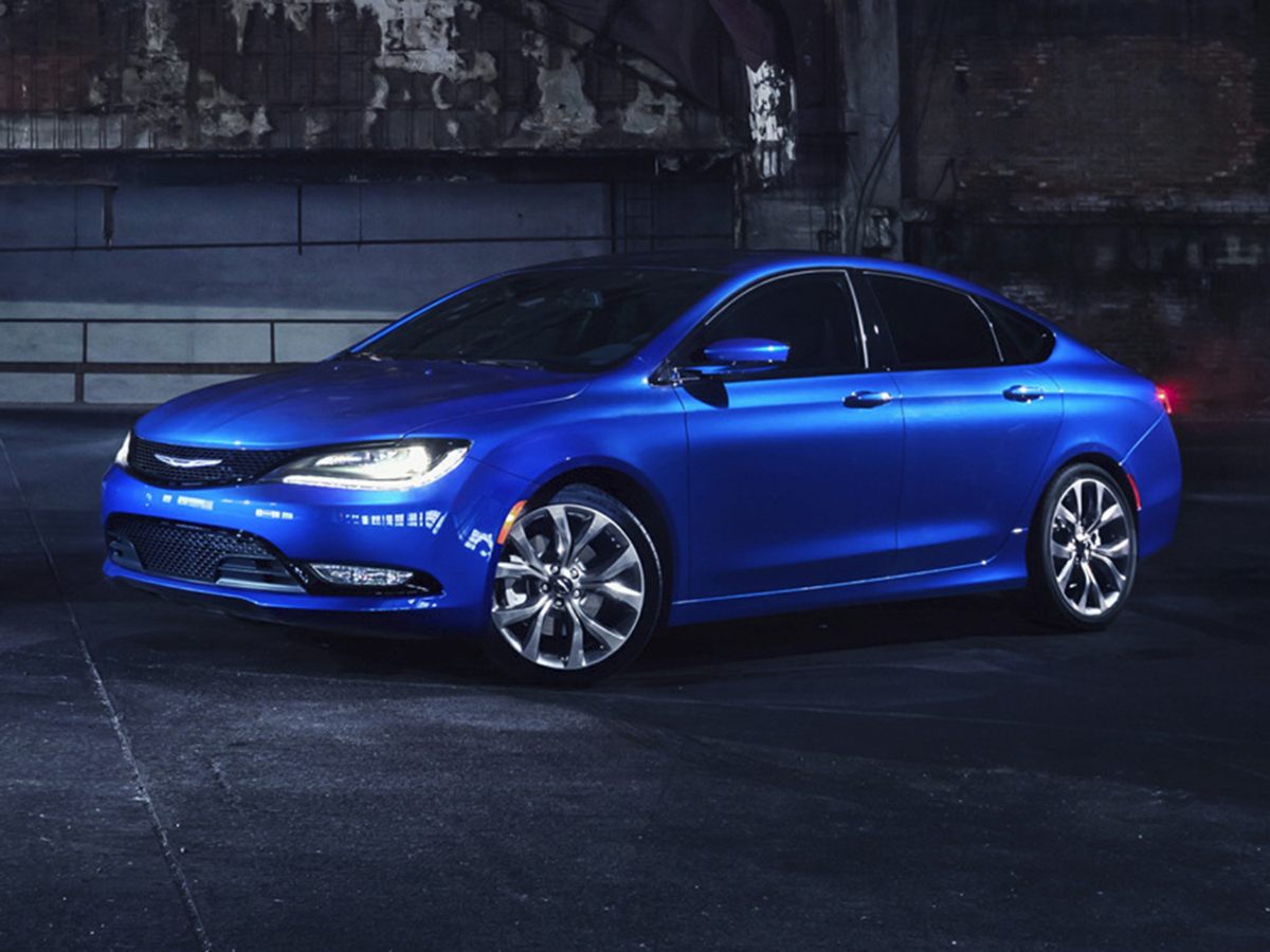 2016 Chrysler 200 S's photo