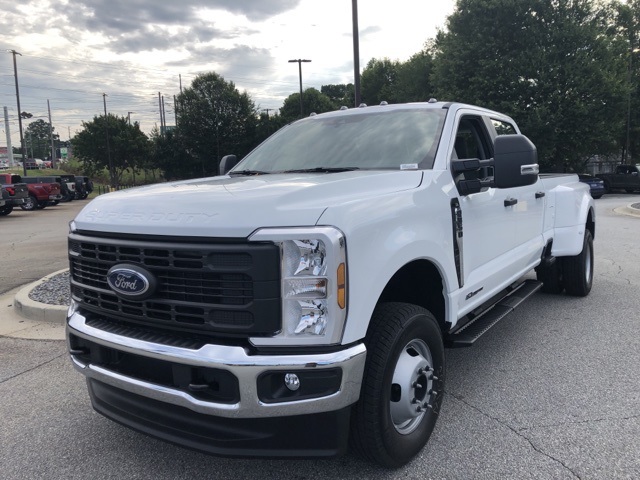 2025 Ford F-350 photo 4