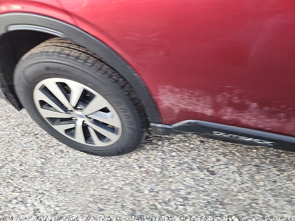 2020 Subaru Outback Premium photo 3