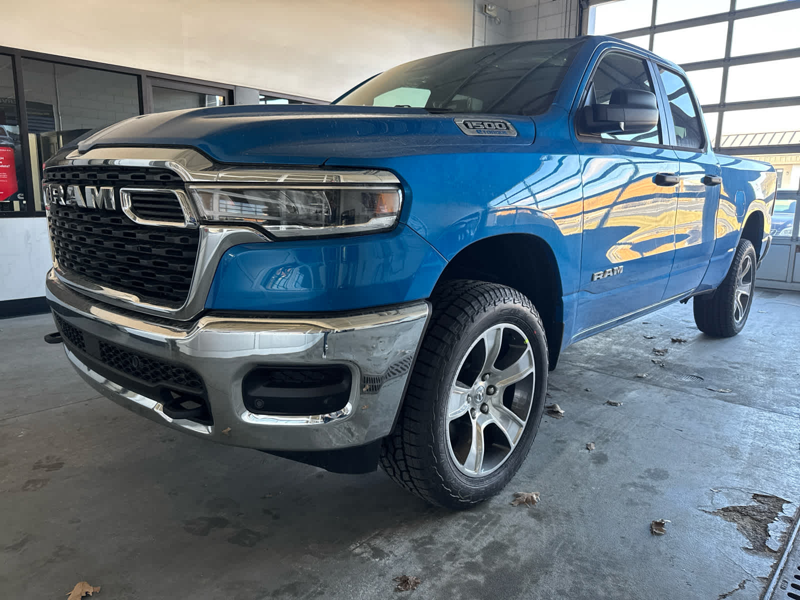 2025 Ram 1500 Tradesman photo 2