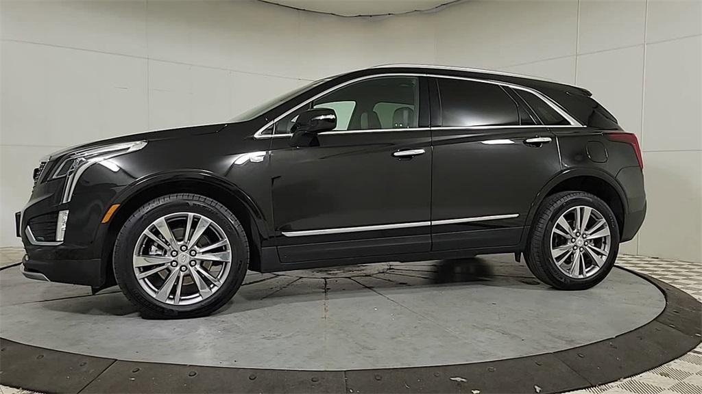 2025 CADILLAC XT5 - Image 4