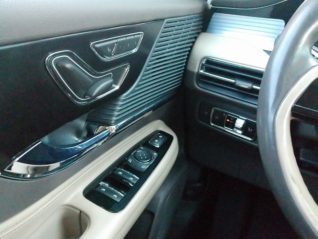 2020 Lincoln Corsair Standard photo 32