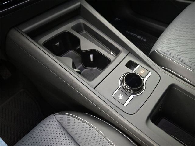 2025 Volkswagen Tiguan SE photo 9