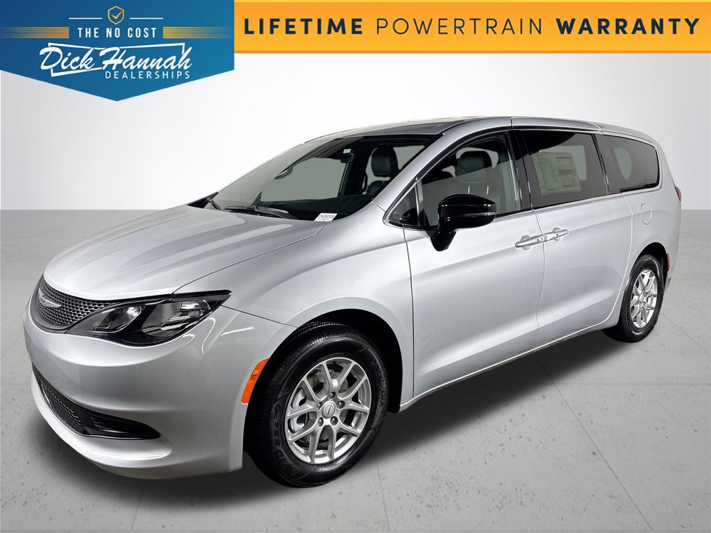 2026 Chrysler Voyager LX's photo