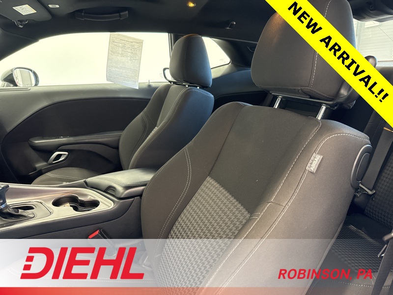 2022 Dodge Challenger SXT AWD photo 13