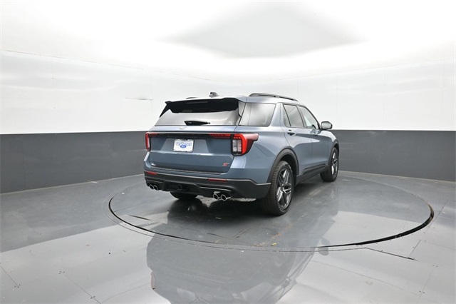 2026 Ford Explorer ST photo 4