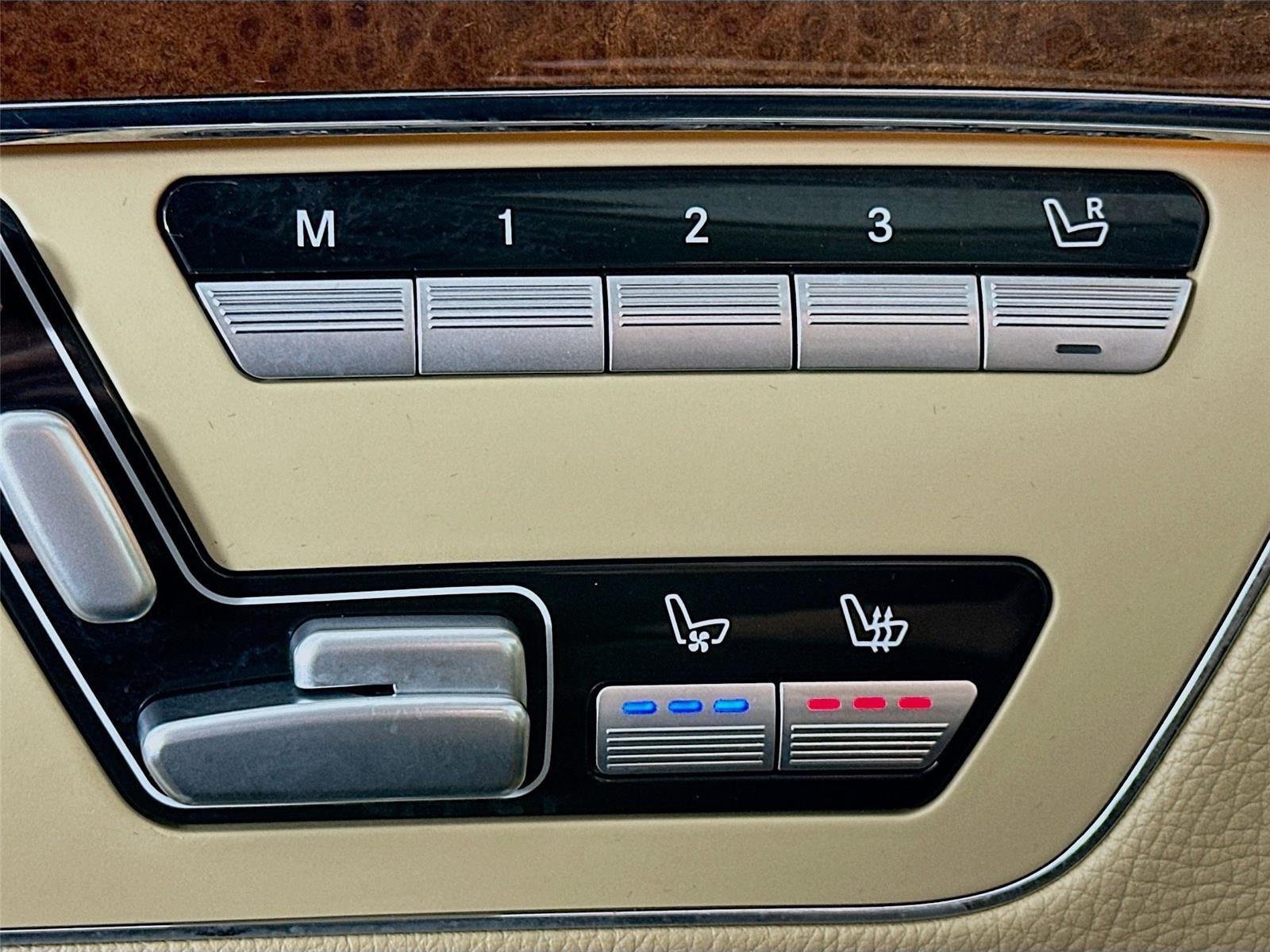 2009 Mercedes Benz S 4MATIC photo 19