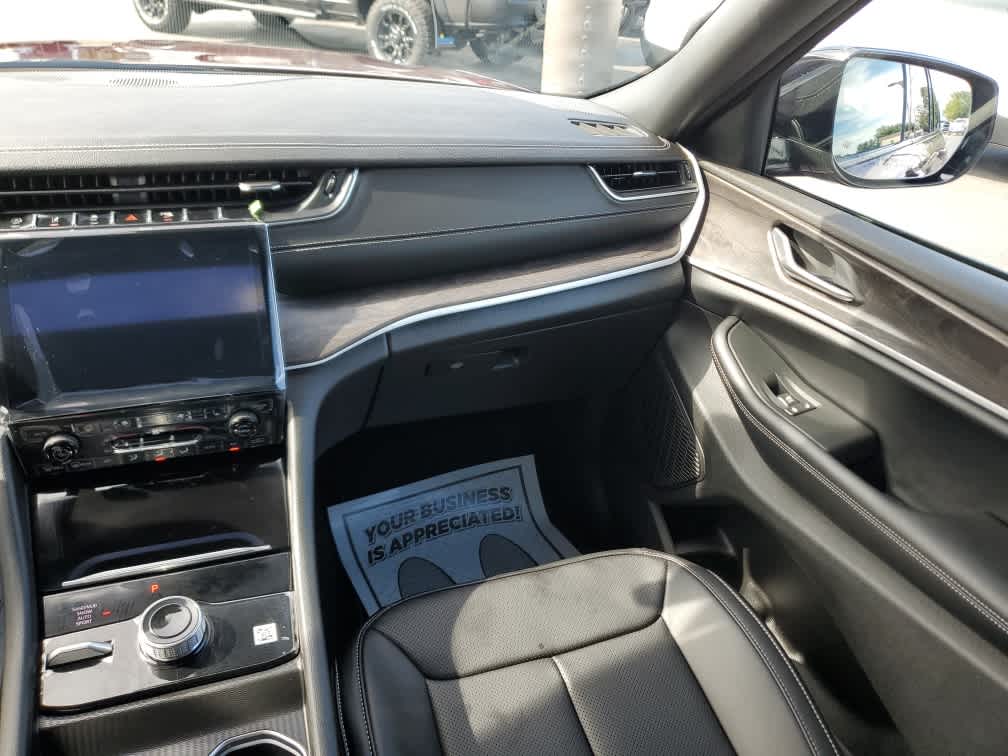2025 Jeep Grand Cherokee Limited photo 13