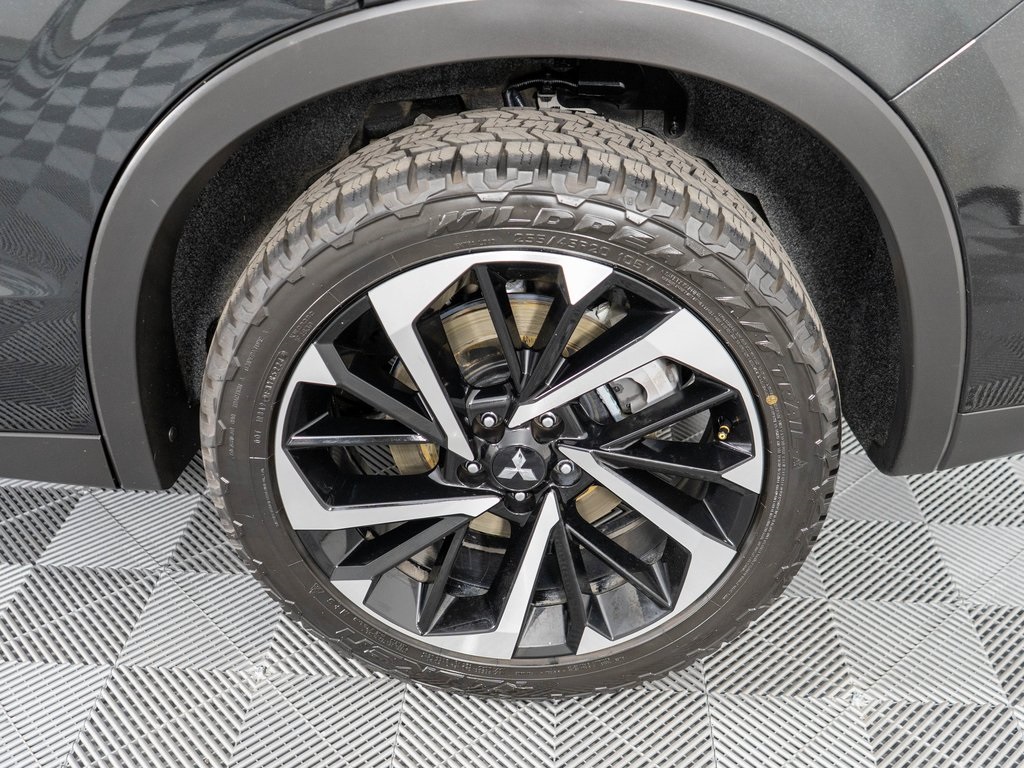 2023 Mitsubishi Outlander SE Black Edition photo 25