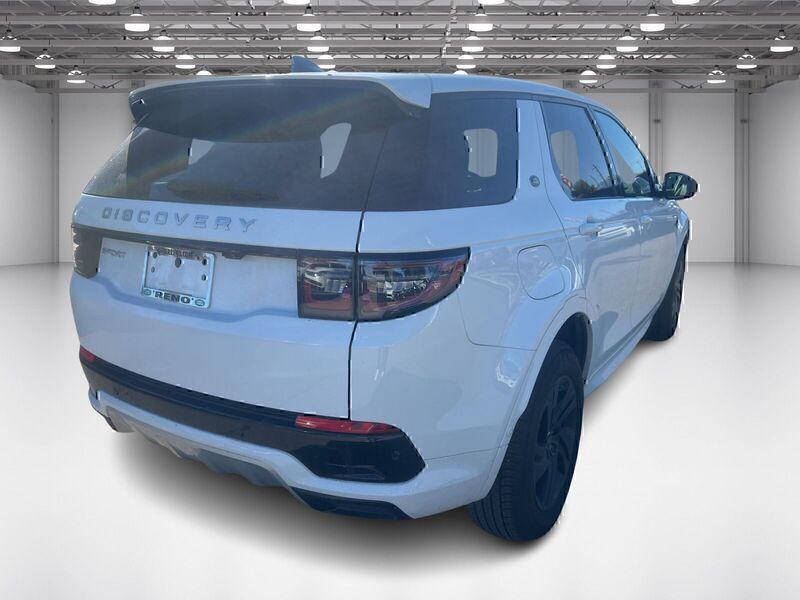 2025 Land Rover Discovery Sport S photo 4