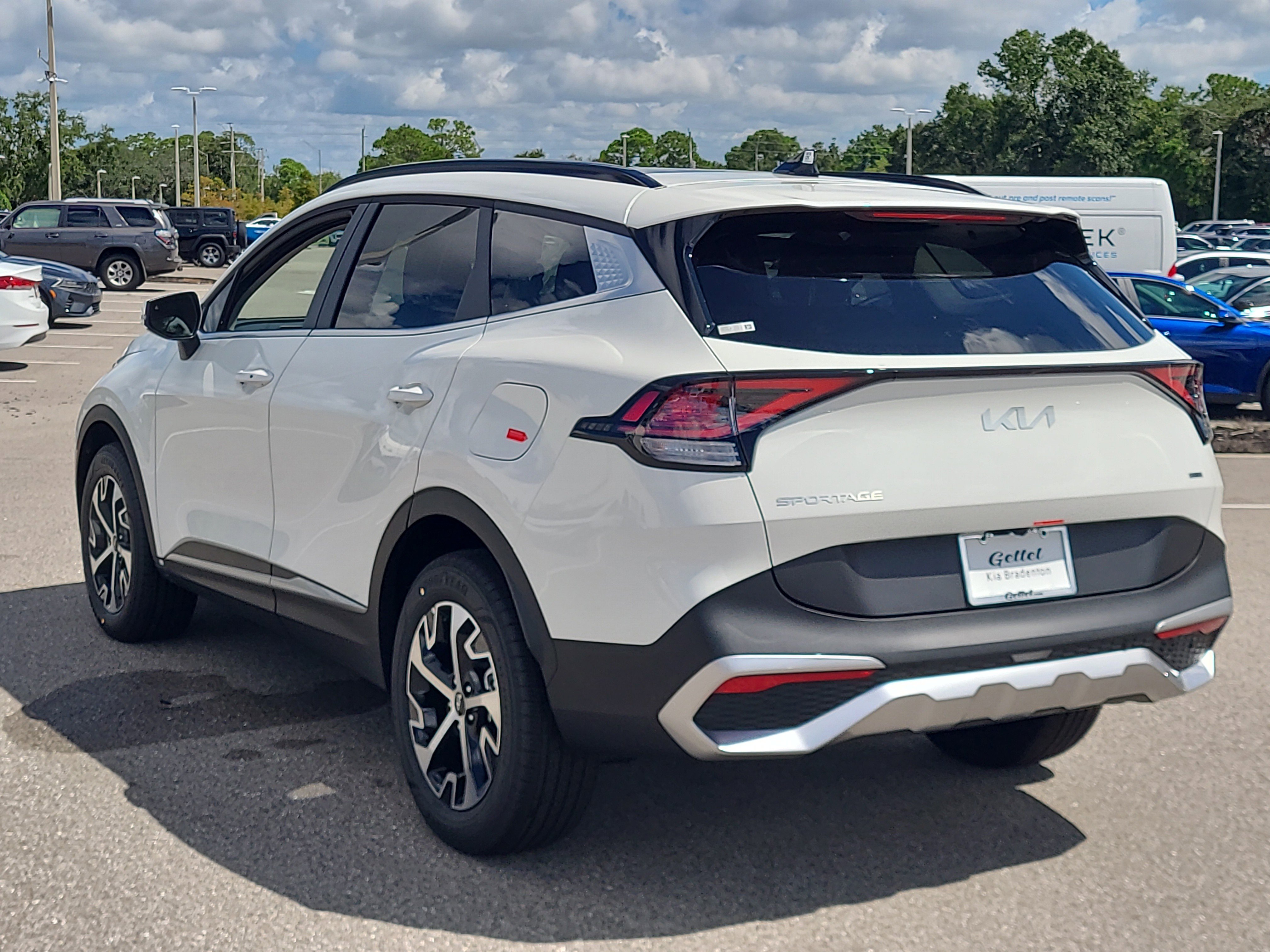2025 Kia Sportage Hybrid EX photo 4