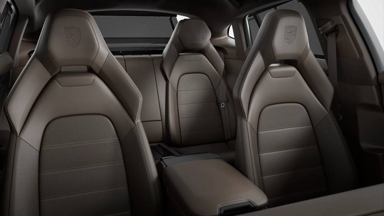 2026 Porsche Panamera 4 E-Hybrid photo 9
