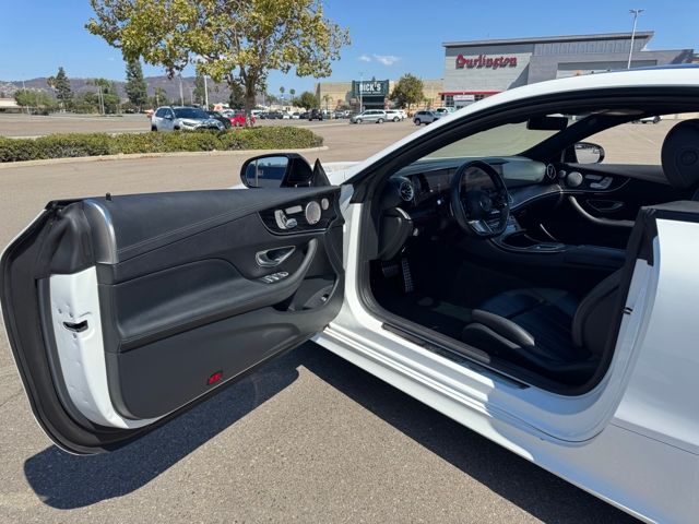 2022 Mercedes Benz E 450 photo 27