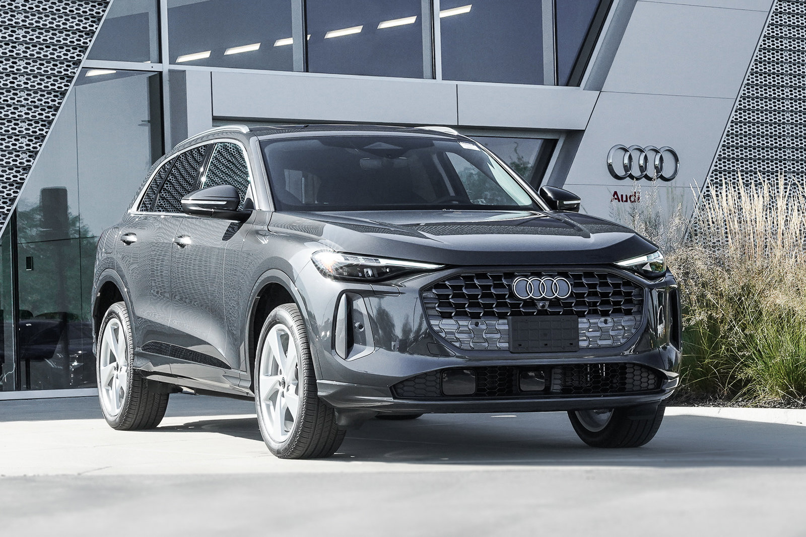 2025 Audi New Q5 Premium Plus's photo