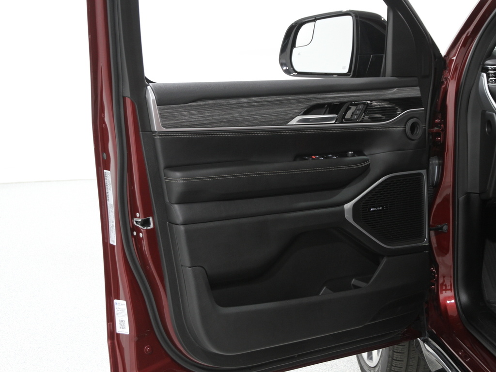 2024 Jeep Wagoneer Series II photo 4