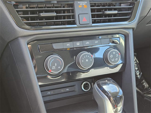 2025 Volkswagen Taos S photo 13