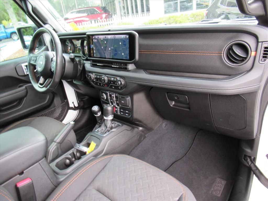 2024 Jeep Gladiator Mojave photo 13