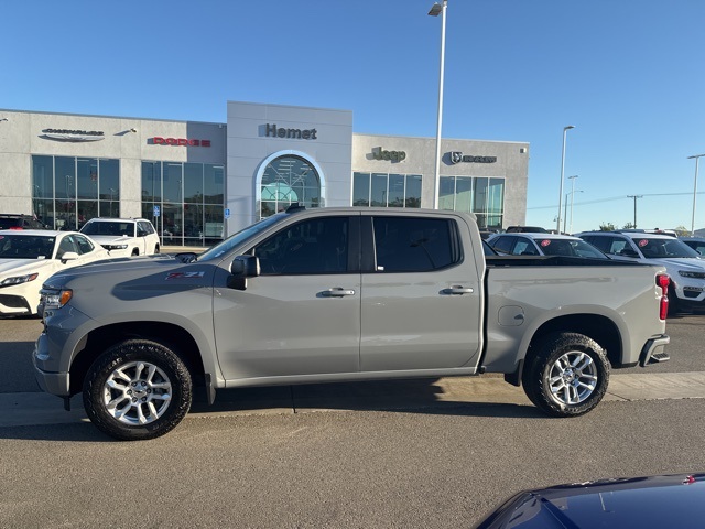 2025 Chevrolet Silverado 1500 RST photo 2