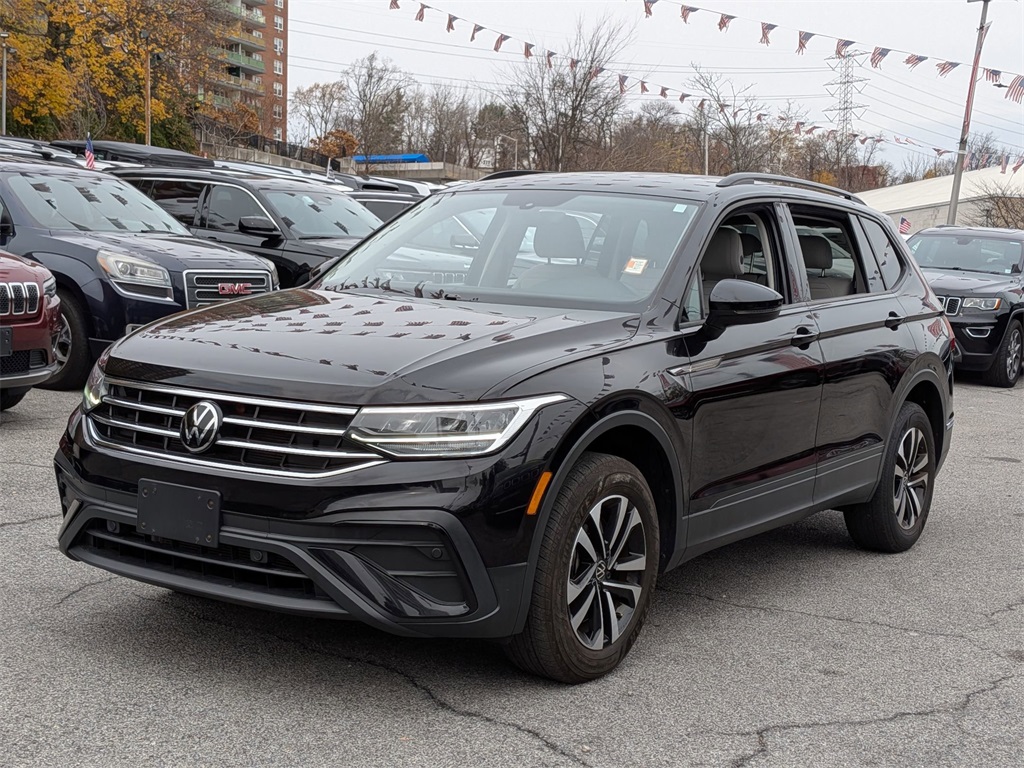 2023 Volkswagen Tiguan S's photo
