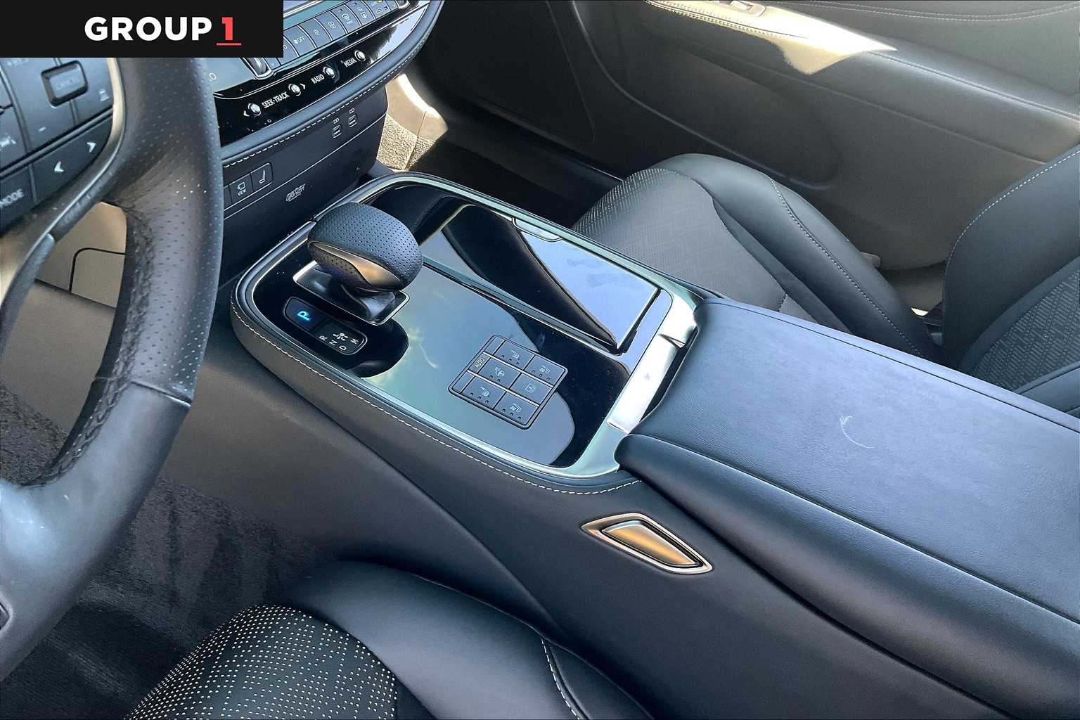 2025 Lexus LS 500 F SPORT photo 13