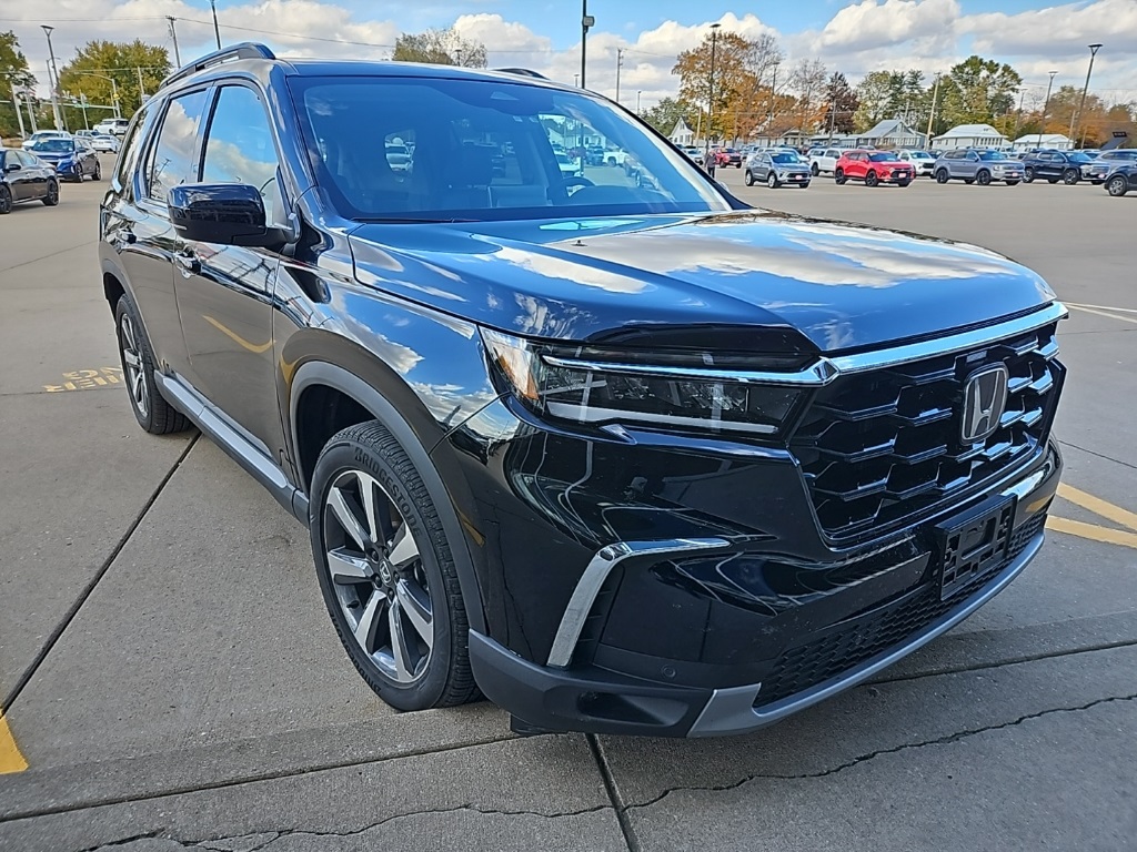 2025 Honda Pilot Touring photo 2