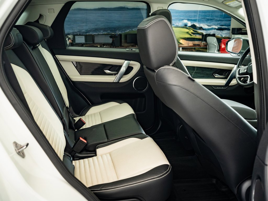 2022 Land Rover Discovery Sport SE R-Dynamic photo 33