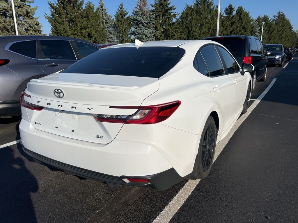 2025 Toyota Camry SE photo 3