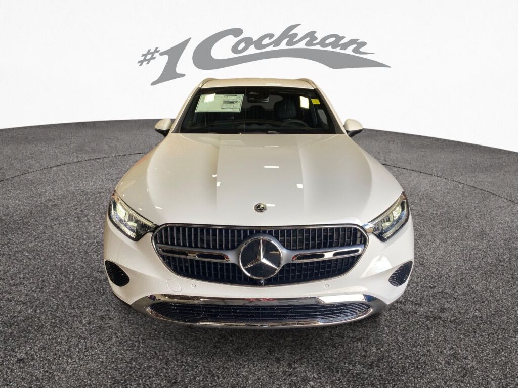 2025 Mercedes Benz GLC 300 4MATIC photo 2