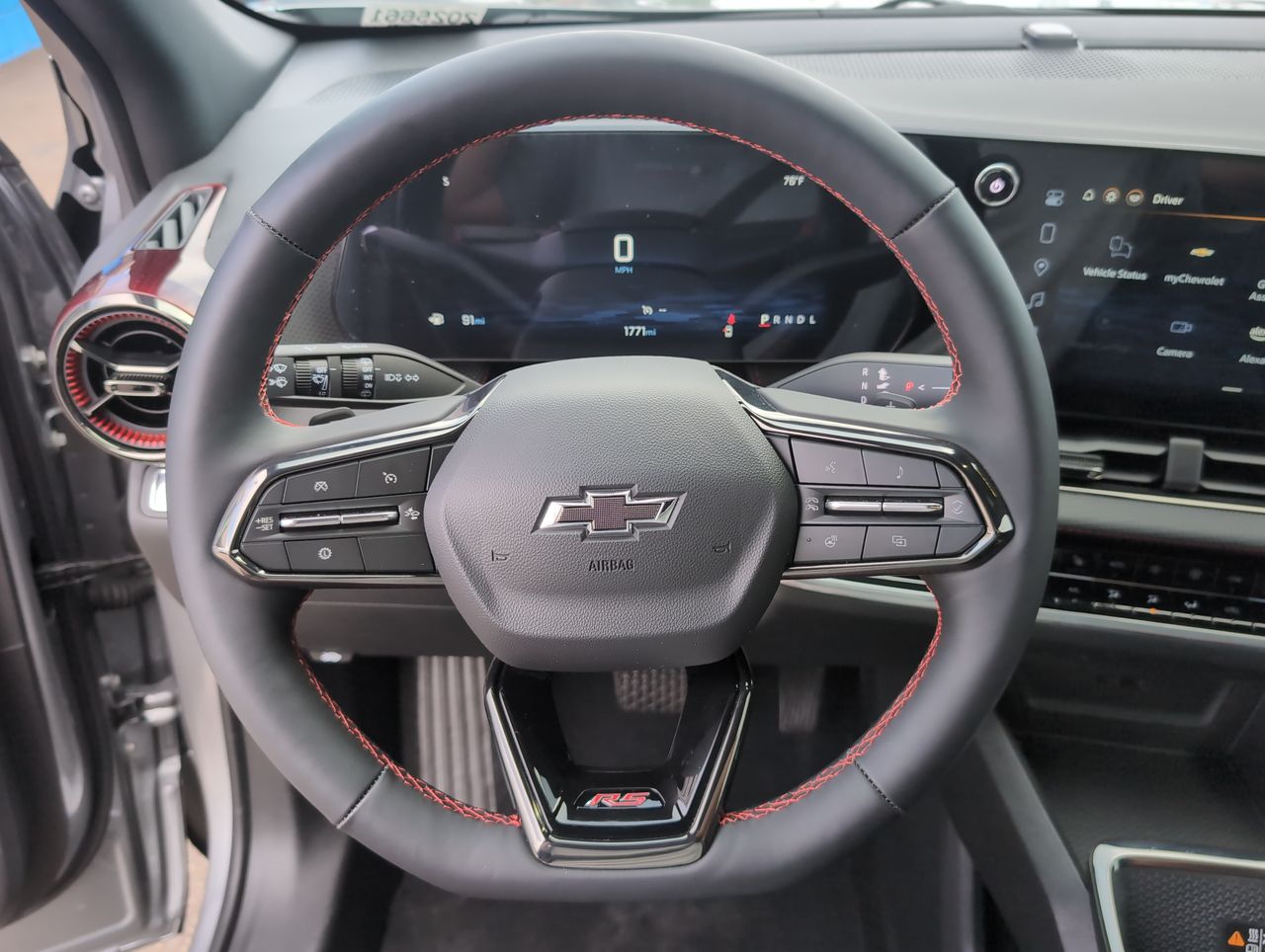 2025 Chevrolet Equinox RS photo 3