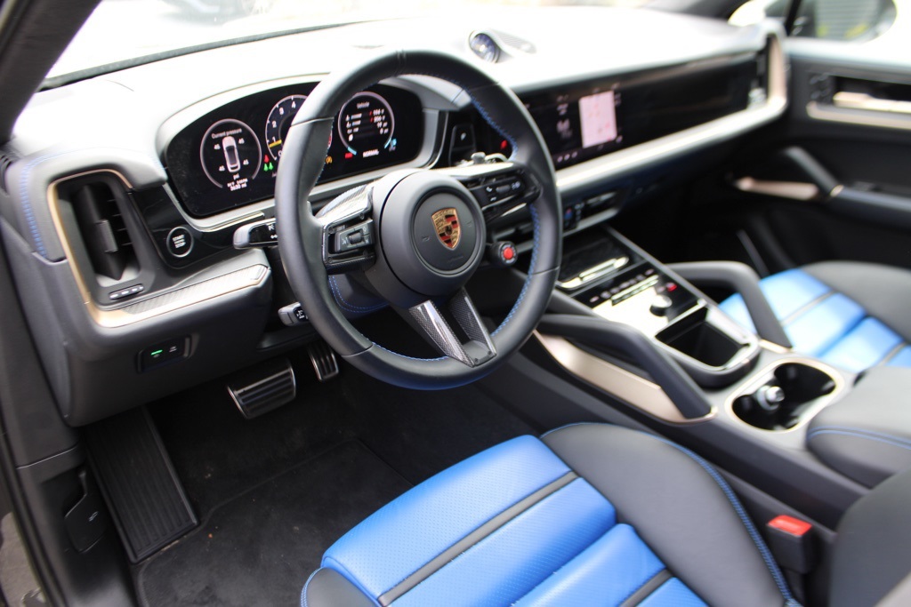 2024 Porsche Cayenne Turbo GT Coupe photo 4