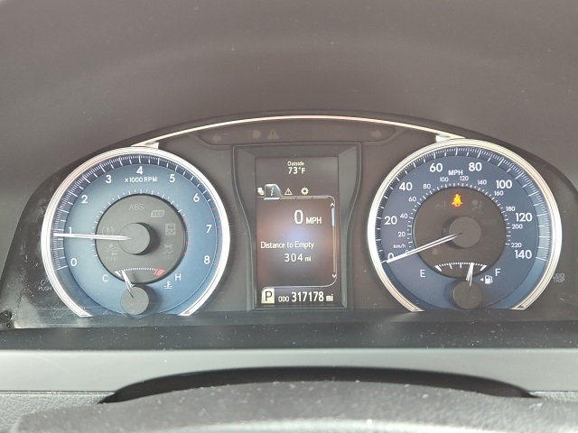2017 Toyota Camry XLE XSE photo 24