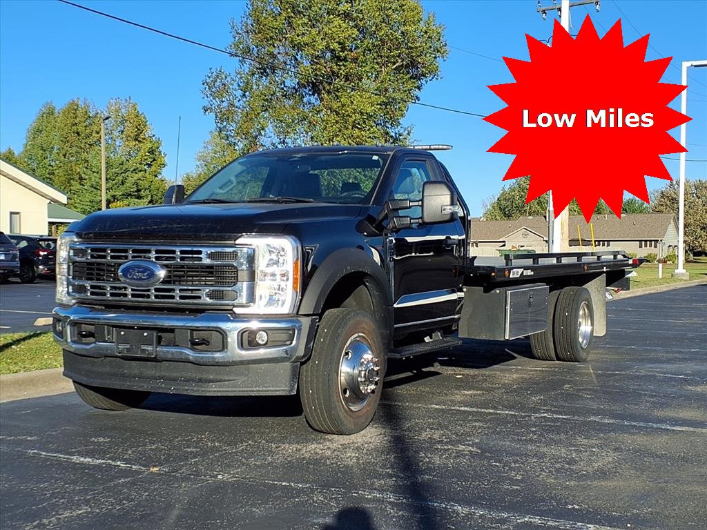 2023 Ford F-600 Super Duty Chassis Cab XL's photo