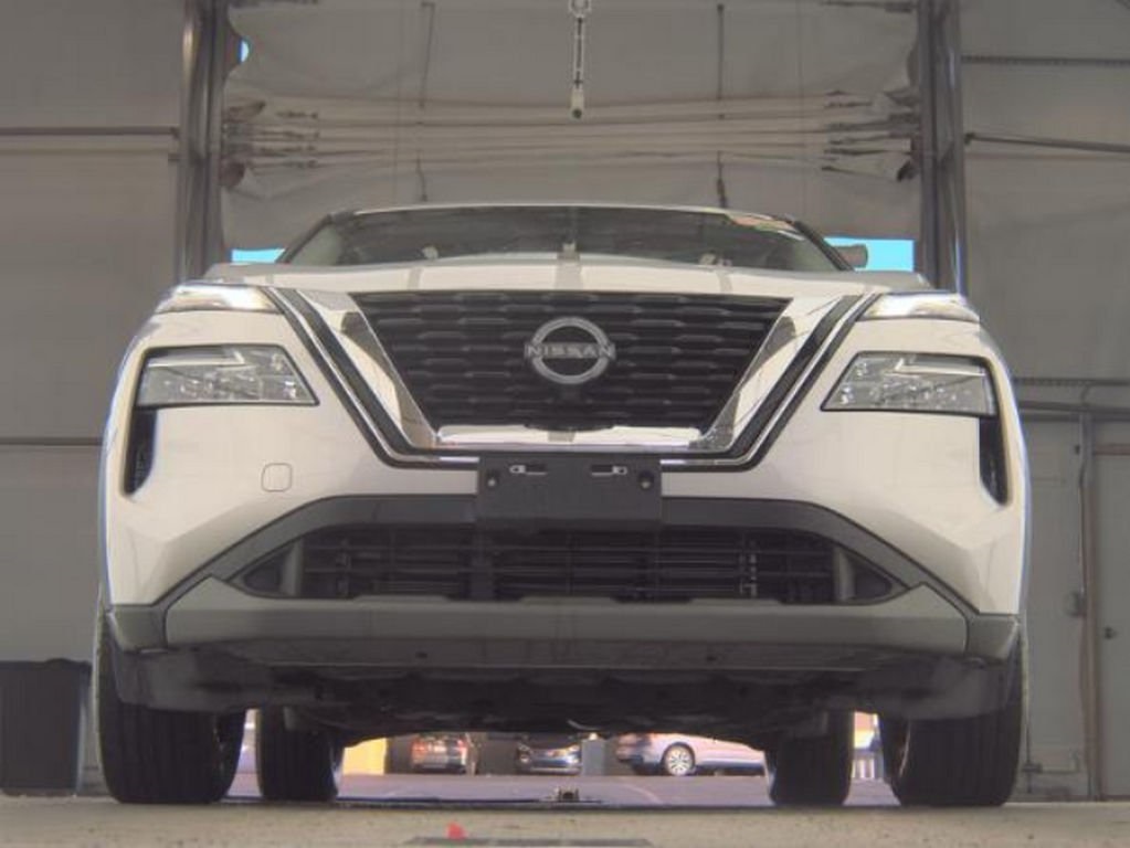 2023 Nissan Rogue SV photo 3