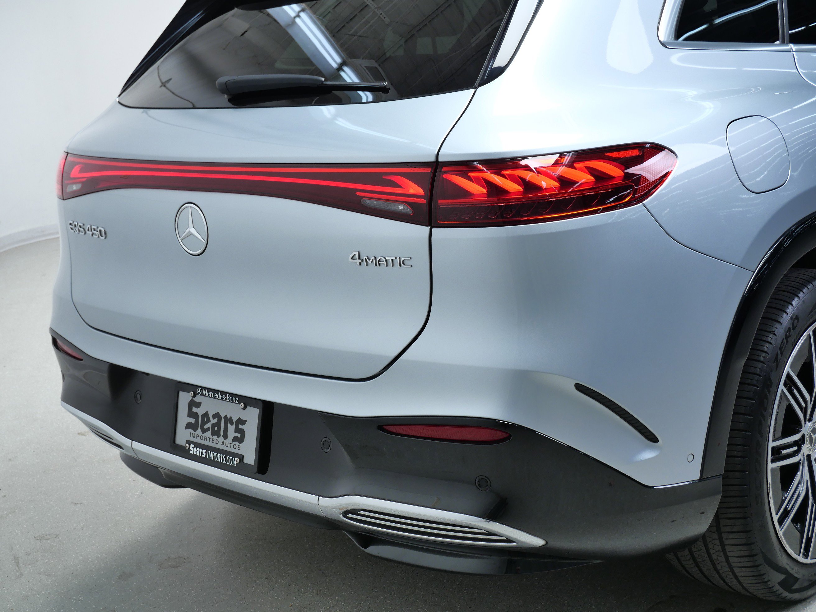 2023 Mercedes Benz EQS SUV 450 4MATIC photo 4