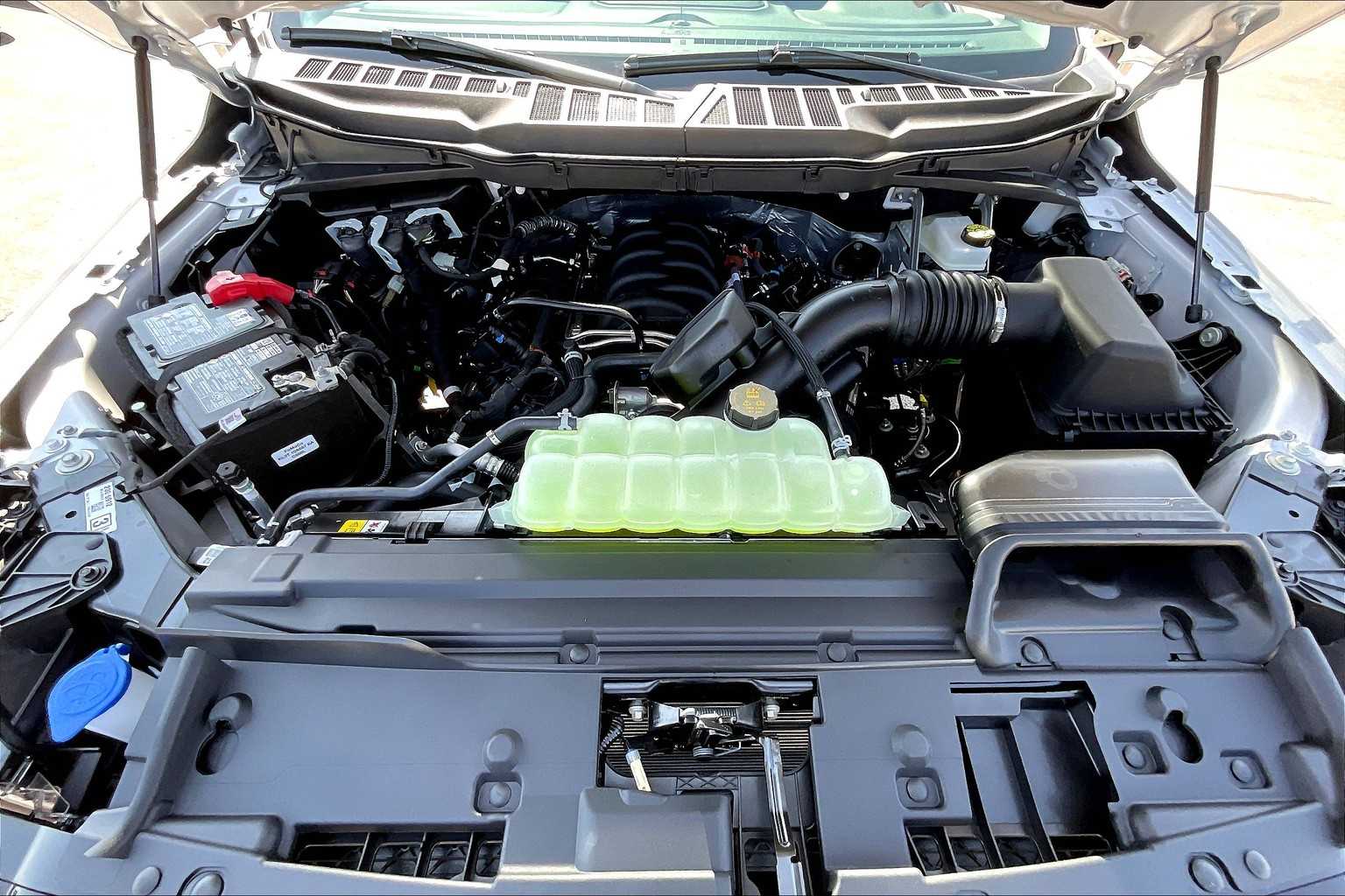 2025 Ford F-150 XLT photo 15