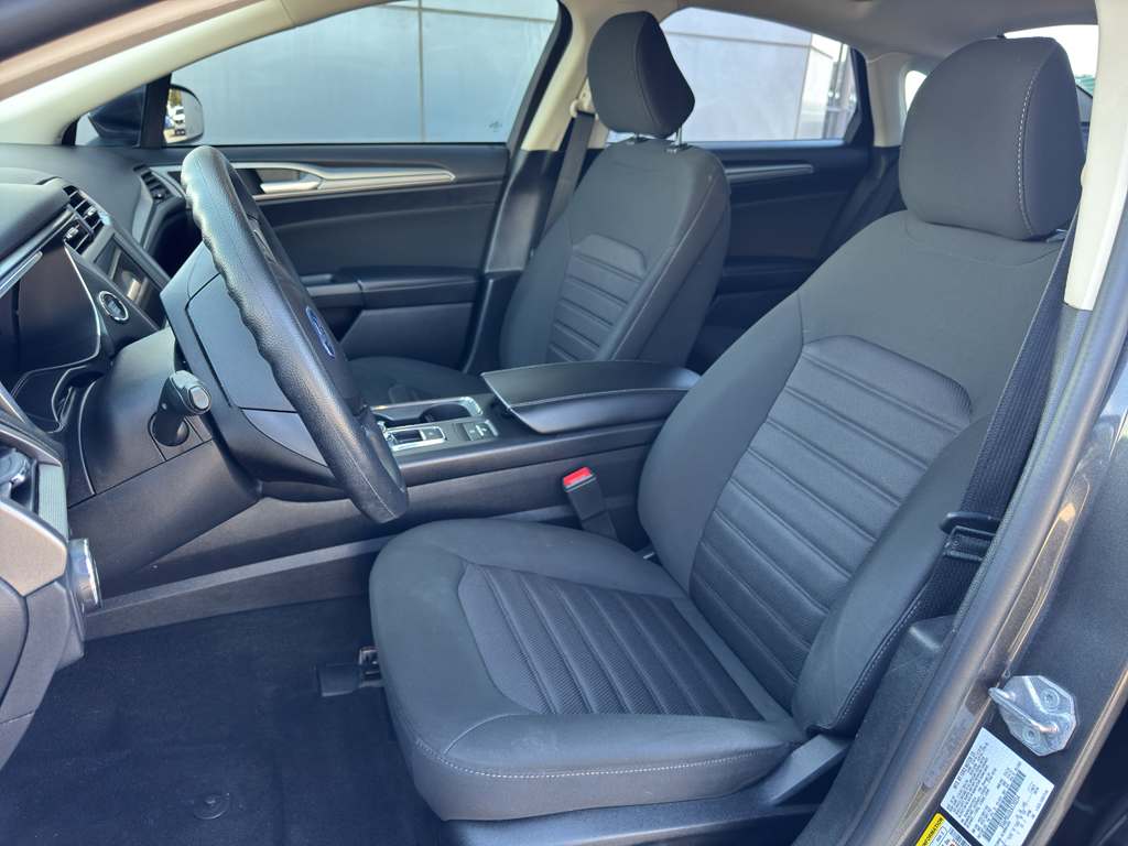 2020 Ford Fusion Hybrid SE photo 7