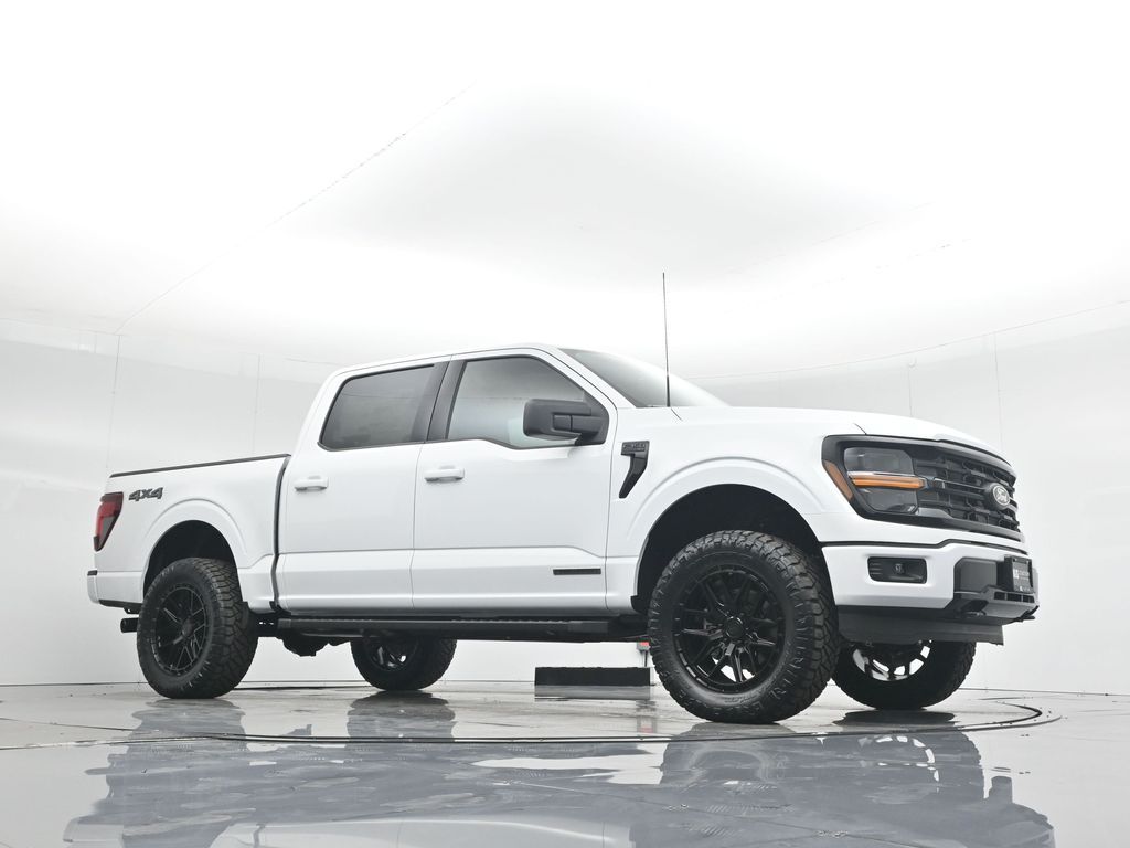 2025 Ford F-150 XLT photo 2