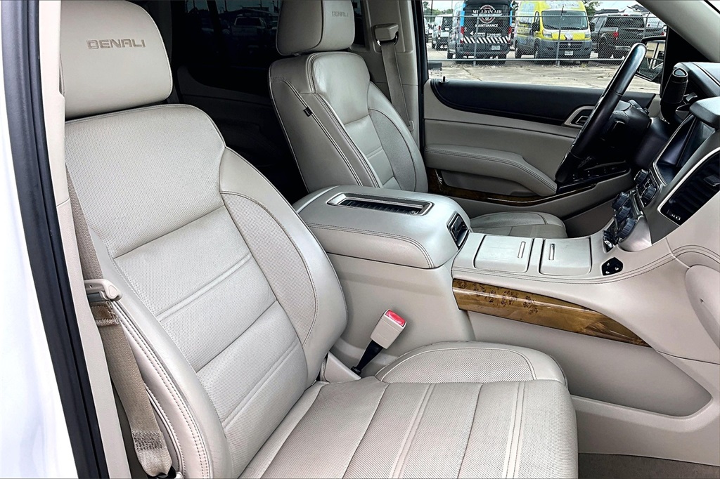 2017 Gmc Yukon Denali photo 28