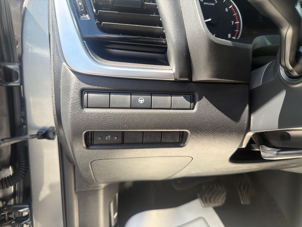 2021 Nissan Rogue SV photo 30