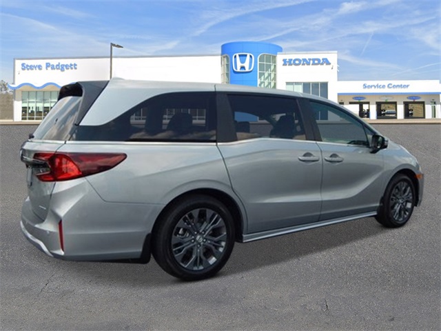 2026 Honda Odyssey Touring photo 4