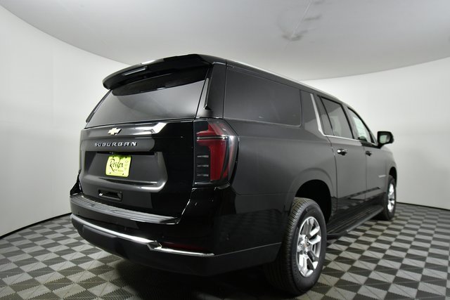 2025 Chevrolet Suburban LS photo 6