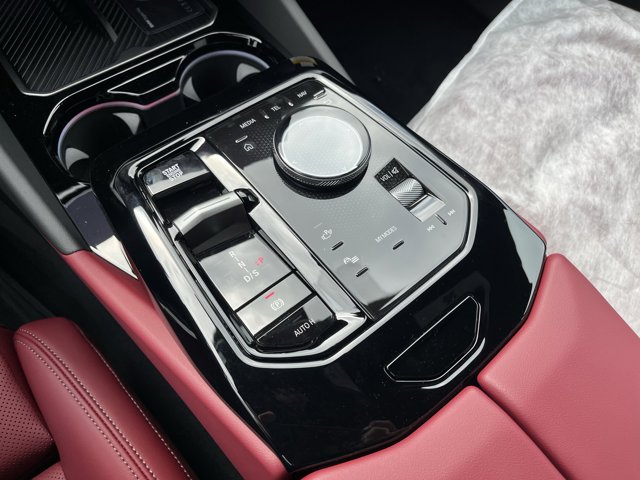 2026 Bmw 550e xDrive photo 13