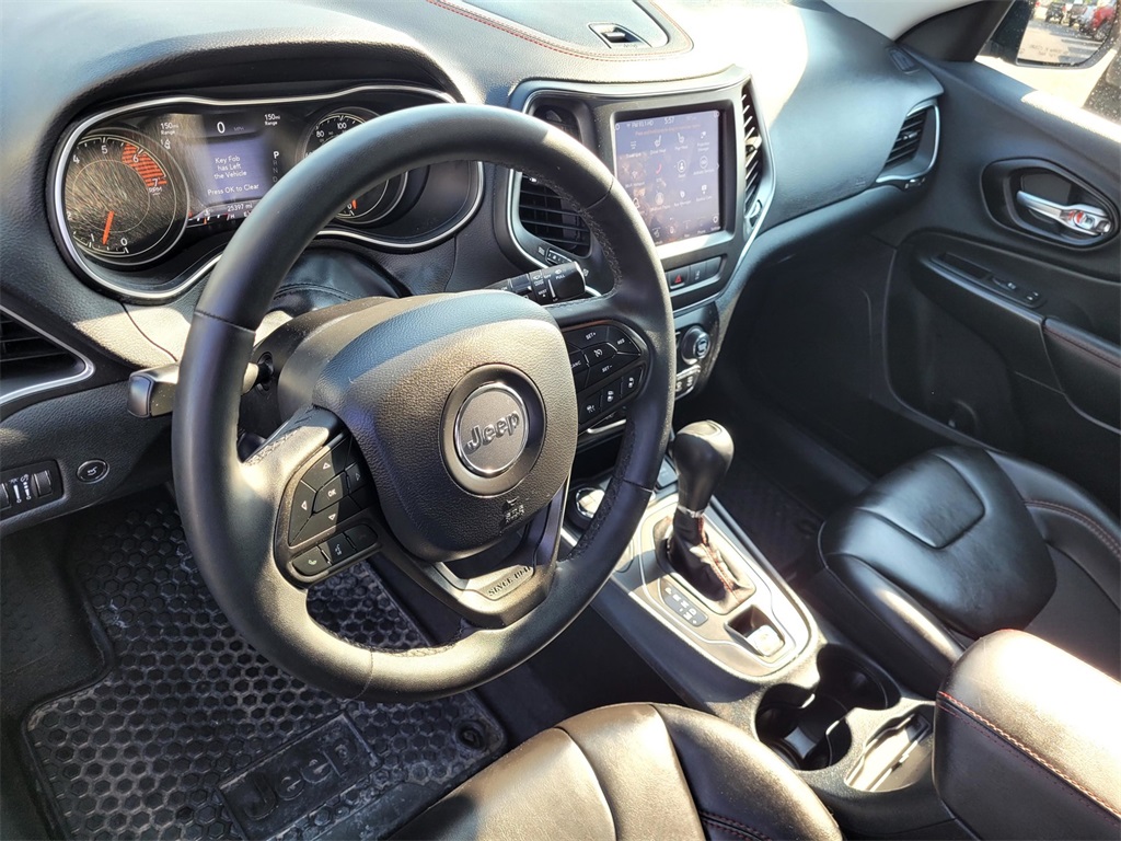 2023 Jeep Cherokee Trailhawk photo 13